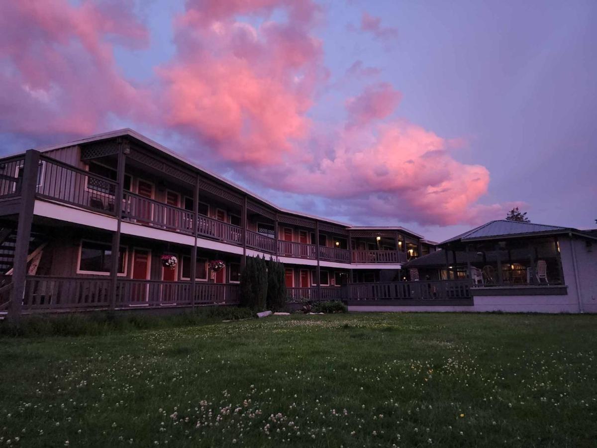 Campbell River Lodge Bagian luar foto