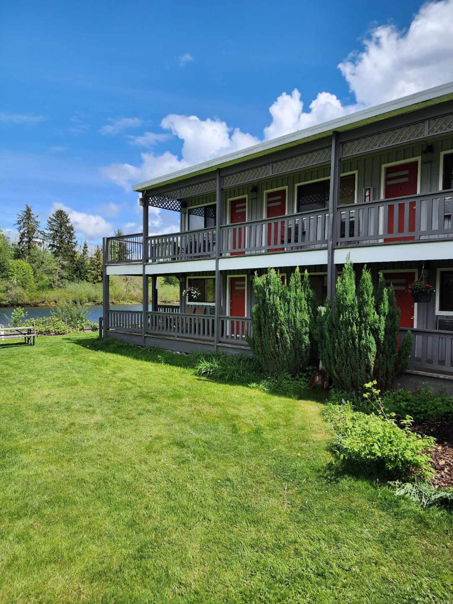 Campbell River Lodge Bagian luar foto