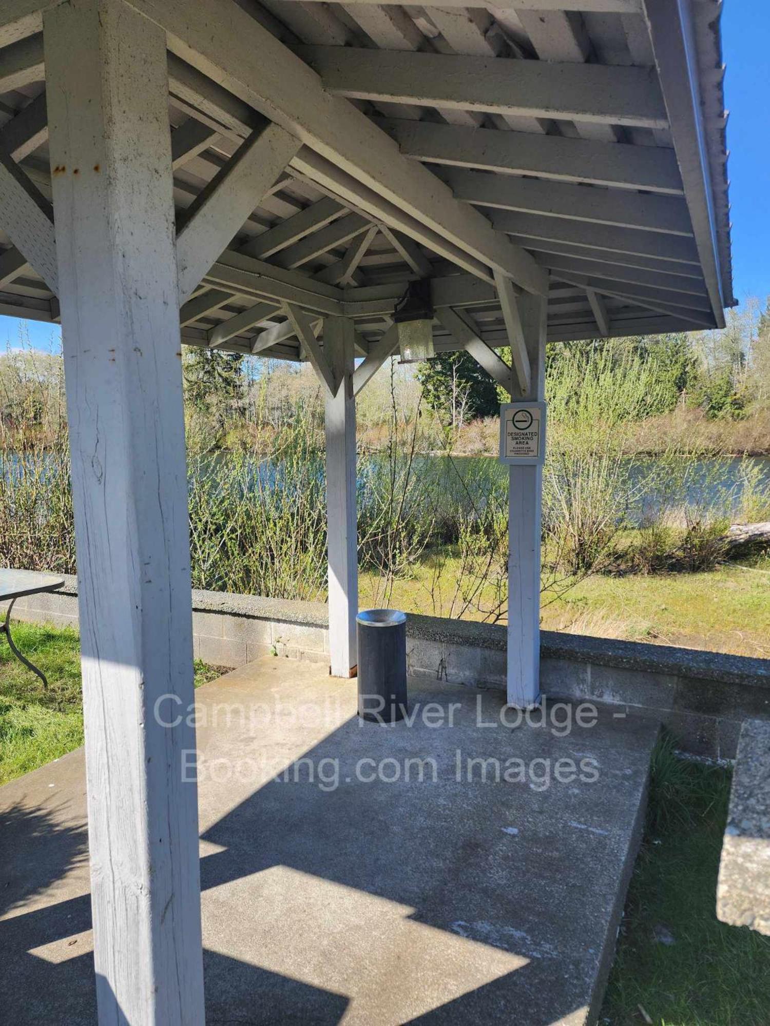 Campbell River Lodge Bagian luar foto