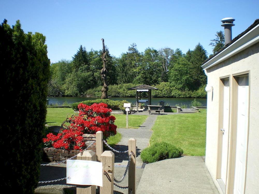 Campbell River Lodge Bagian luar foto