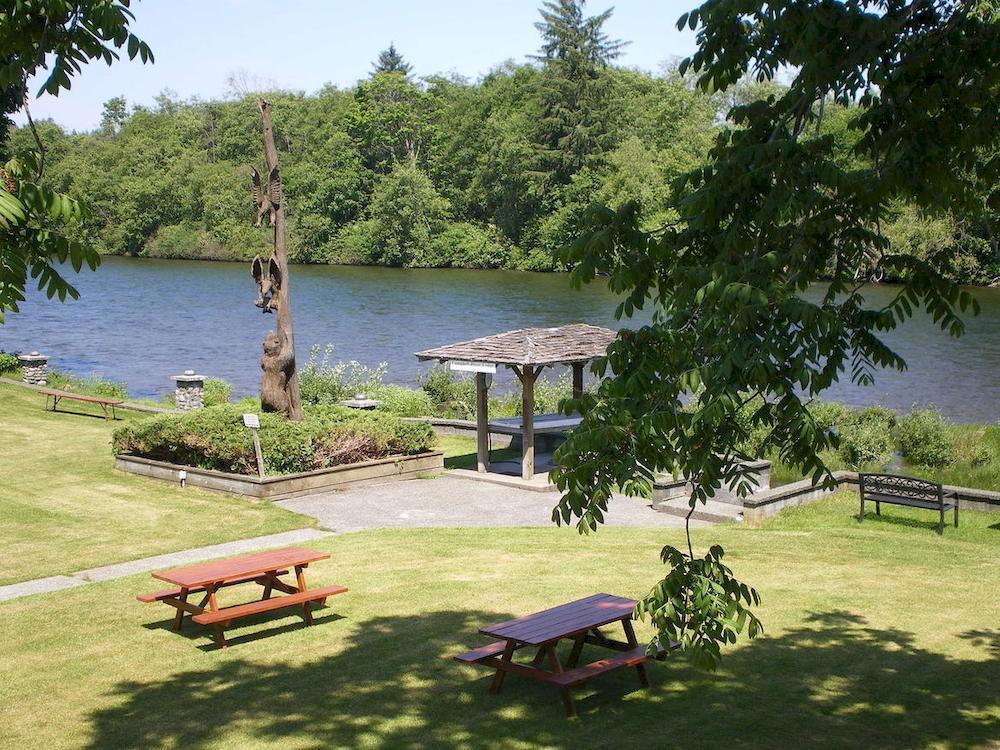 Campbell River Lodge Bagian luar foto