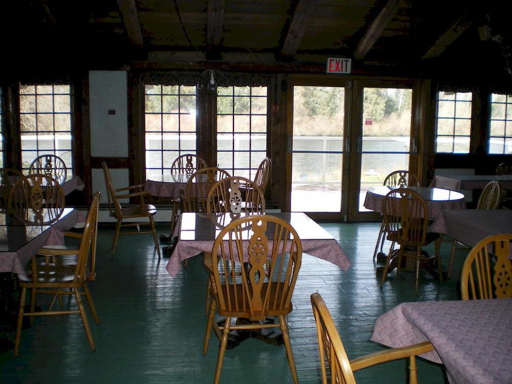 Campbell River Lodge Bagian luar foto